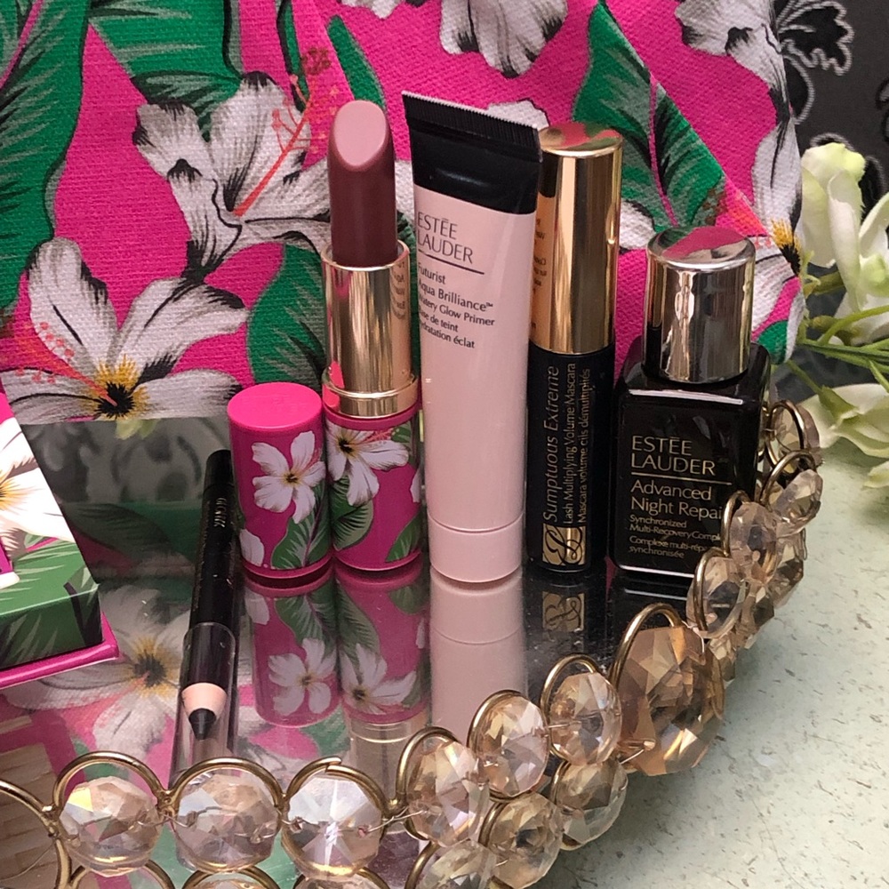 Estee Lauder - Picture 5 of 8
